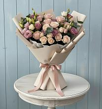 Букет цветов из:  Розы и Лизиантусы в Луге