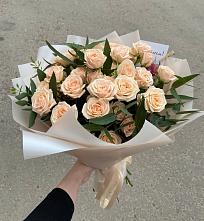 Букет Кремовые розы Латте в Луге