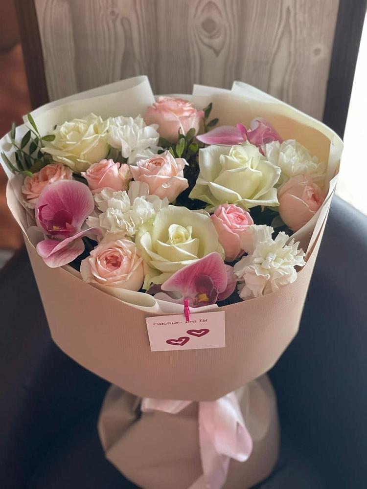 Букет цветов из: Орхидеи, Розы и Гвоздики в Луге