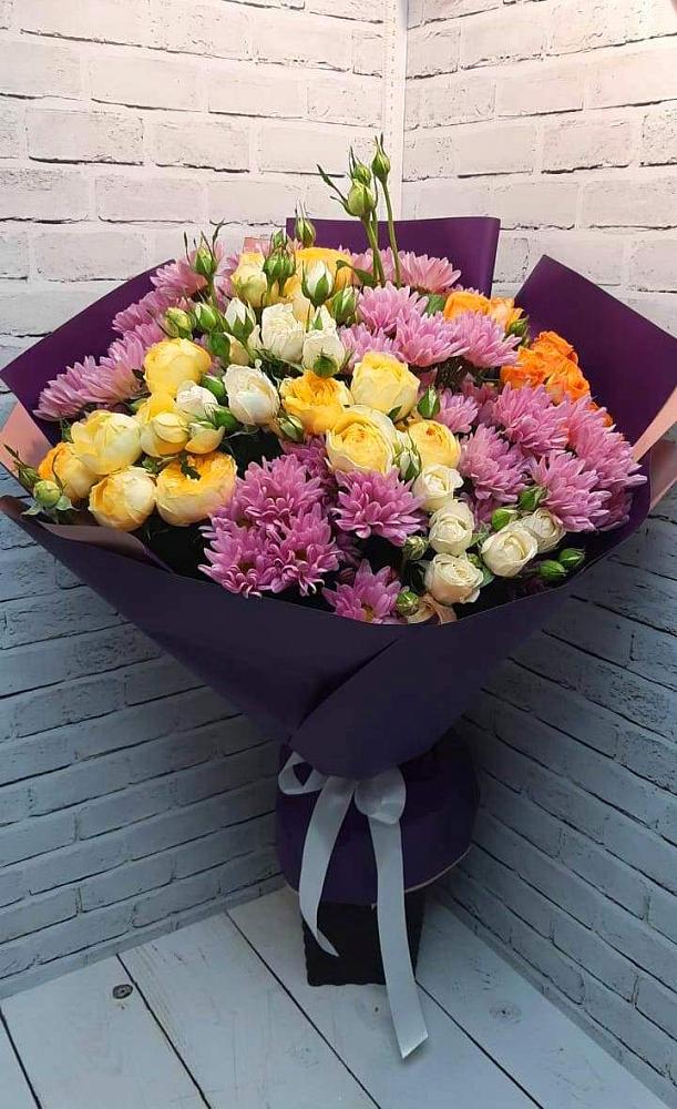 Букет цветов из: Хризантемы и Розы в Луге