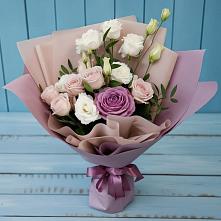 Букет цветов из:  Розы и Лизиантусы в Луге