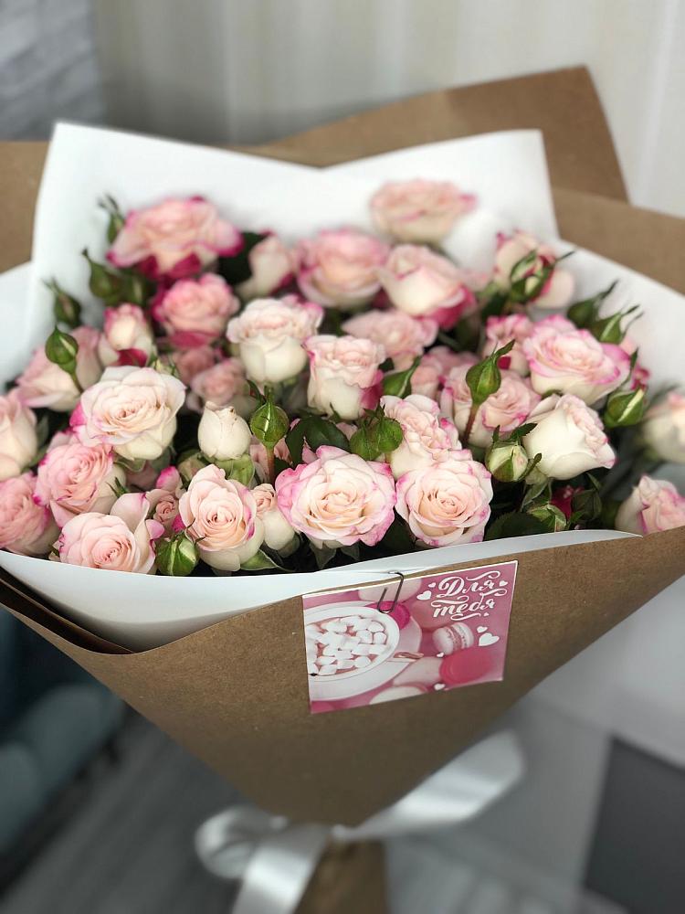 Букет цветов из: Розы в Луге