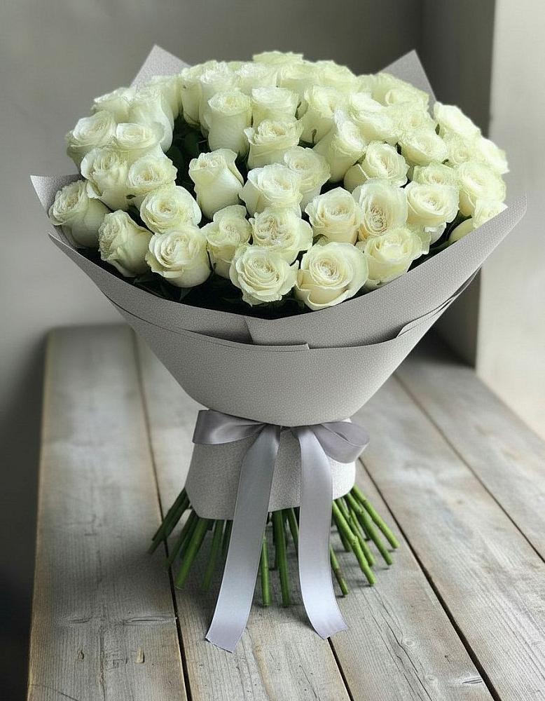 Букет 35 Белых роз в Луге