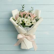 Букет цветов из:  Альстромерии в Луге