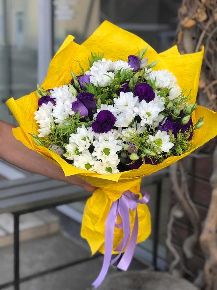 Букет цветов из: Ирисы, Хризантемы и Ромашки в Луге