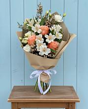 Букет цветов из:  Альстромерии, Лизиантусы, Розы и Хризантемы #REPLACE_PRED# Луге