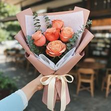 Букет цветов из:  Розы в Луге