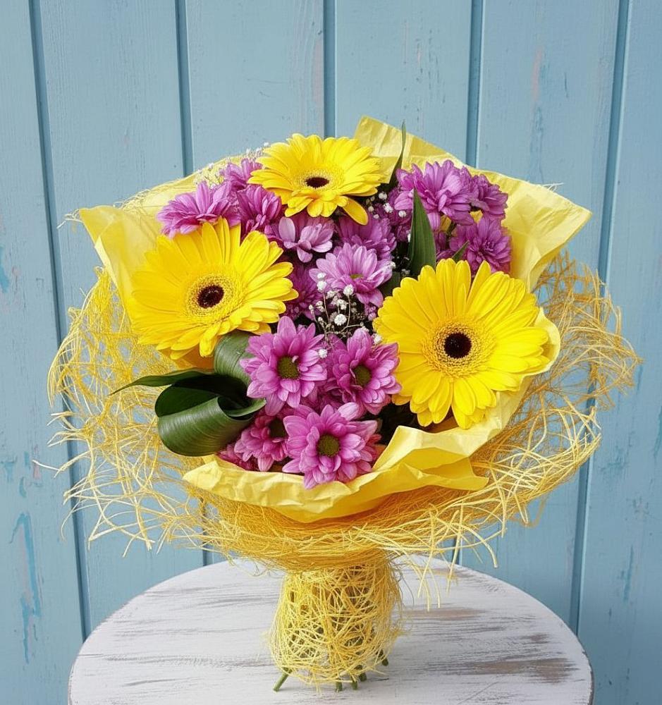 Букет цветов из: Хризантемы и Герберы в Луге