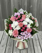 Букет цветов из:  Альстромерии, Гвоздики, Розы и Хризантемы в Луге