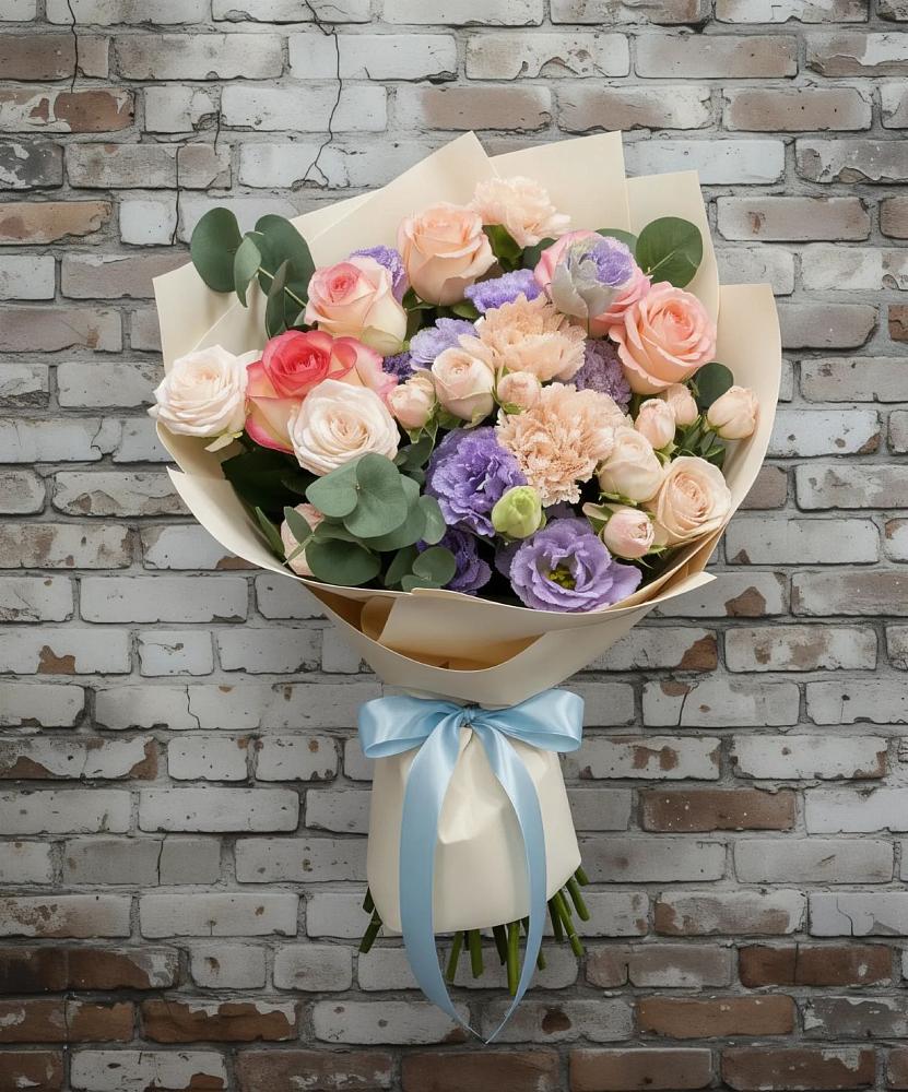 Букет цветов из: Розы, Лизиантусы и Гвоздики в Луге