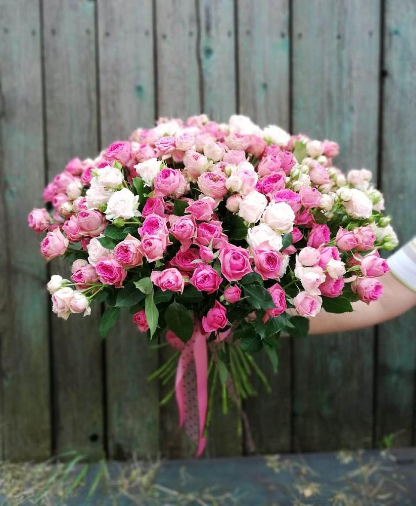 Букет Розовые кустовые розы Натали и Лав Лидия в Луге