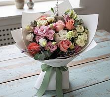 Букет цветов из:  Розы, Лизиантусы и Гвоздики в Луге