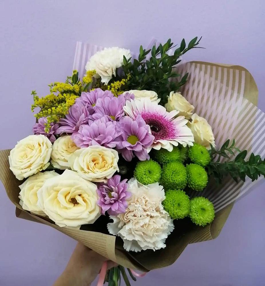 Букет цветов из: Хризантемы, Розы, Гвоздики и Герберы в Луге