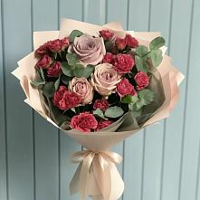 Букет цветов из:  Гвоздики и Розы в Луге